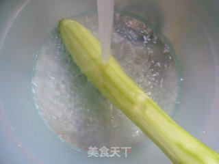 夜开花炒腊鸡腿的做法步骤：2