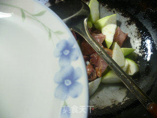 夜开花炒腊鸡腿的做法步骤：7