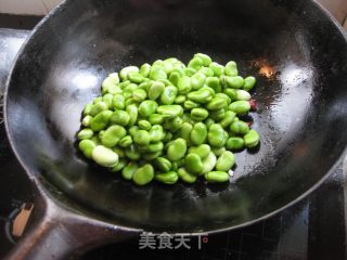 卤汁焖蚕豆的做法步骤：5