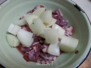 洋葱羊肉串的做法步骤：2