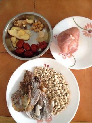 干墨鱼饭豆汤的做法步骤：1