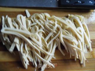 青椒肉末炒干丝的做法步骤：2