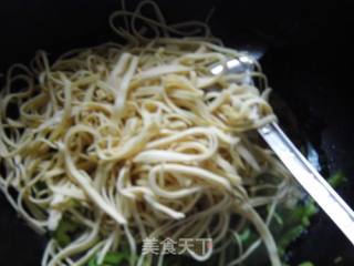 青椒肉末炒干丝的做法步骤：6