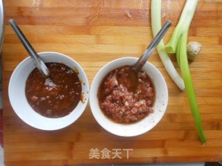 炸酱面的做法步骤：1