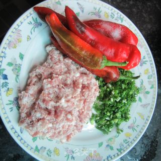 蒸酿红辣椒的做法步骤：2