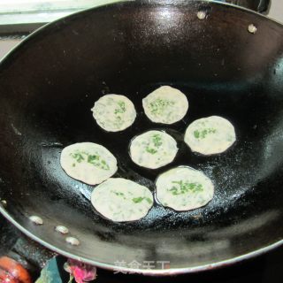 韭菜馅烙饼的做法步骤：9