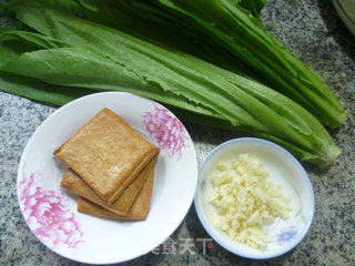 香干炒油麦菜的做法步骤：1
