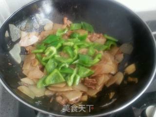 青椒土豆片炒肉的做法步骤：6