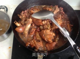 猪蹄炖花生的做法步骤：7