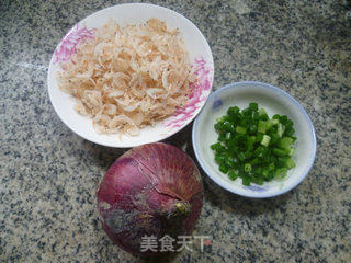 虾皮炒洋葱的做法步骤：1