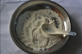 简单版——芋圆糖水的做法步骤：2
