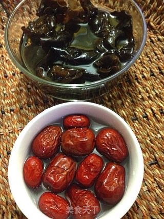 黑木耳红枣茶的做法步骤：2