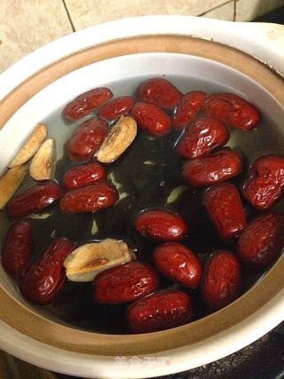 黑木耳红枣茶的做法步骤：5