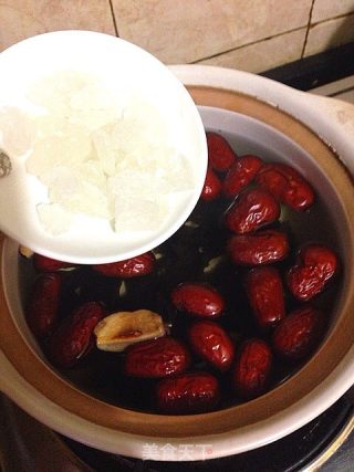 黑木耳红枣茶的做法步骤：6