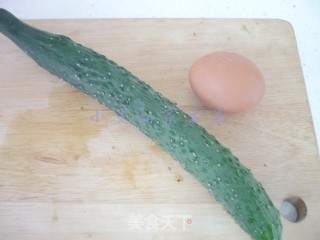 黄瓜炒鸡蛋的做法步骤：1