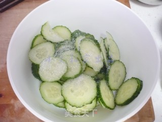 黄瓜炒鸡蛋的做法步骤：3