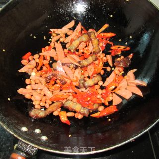 花生火腿炒腊肉的做法步骤：5