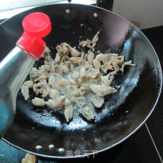 酸辣田鸡的做法步骤：6
