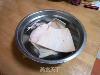 洋葱鱿鱼干的做法步骤：2
