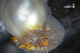 油爆河虾的做法步骤：4