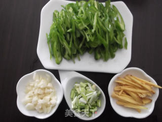 香辣甜鲜的豆瓣鲫鱼的做法步骤：3