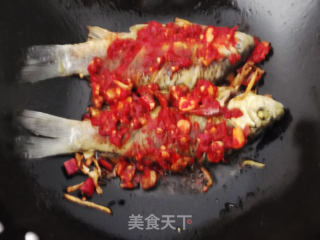香辣甜鲜的豆瓣鲫鱼的做法步骤：7