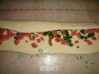 葱花火腿卷的做法步骤：11
