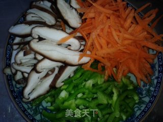 炒三丝——低油版的做法步骤：1