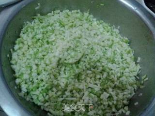 西葫三鲜水饺的做法步骤：3