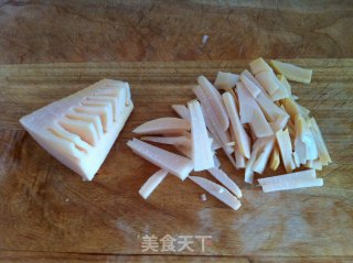 蒜薹炒竹笋的做法步骤：2