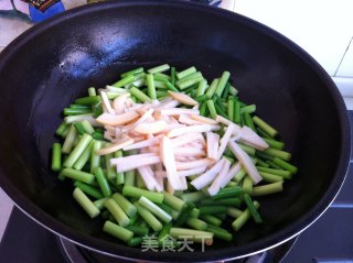 蒜薹炒竹笋的做法步骤：4