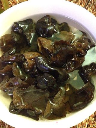 营养开胃菜--剁椒蚝油木耳的做法步骤：1