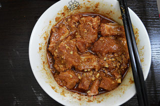 沙茶酱蒸排骨的做法步骤：4