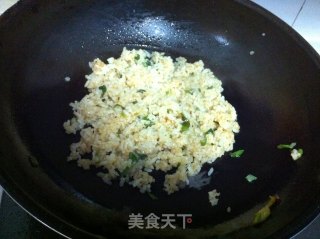 海鲜味的蛋炒饭的做法步骤：3