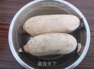 平凡外表下的真心实意——湖北名菜香酥藕夹的做法步骤：1