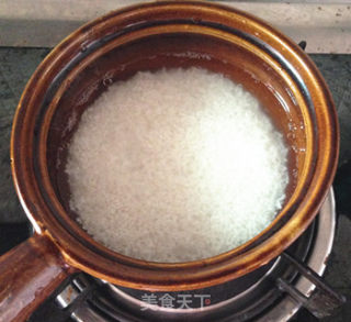 豌豆肉饼煲仔饭的做法步骤：4