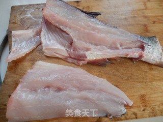 茄汁鱼丁芦笋的做法步骤：2