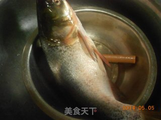 剁椒鱼的做法步骤：1