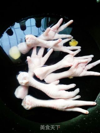 辣子鸡爪的做法步骤：2