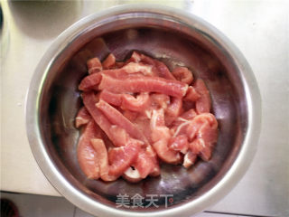 糖醋里脊的做法步骤：2