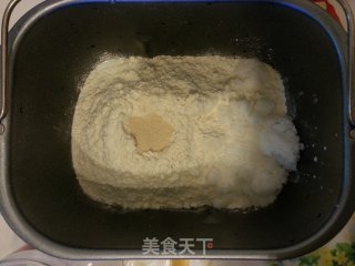 用面包机自制面包的做法步骤：3