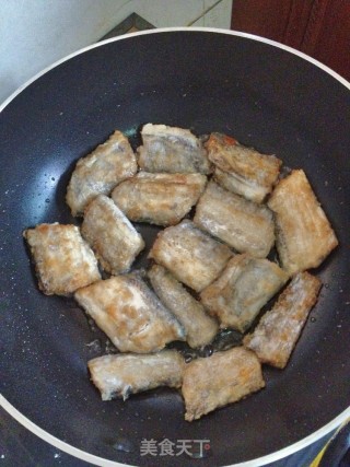 糖醋带鱼 －－－ 酸溜溜，甜丝丝，辣滋滋，好吃营养又下饭的做法步骤：8