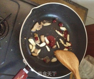 糖醋带鱼 －－－ 酸溜溜，甜丝丝，辣滋滋，好吃营养又下饭的做法步骤：10