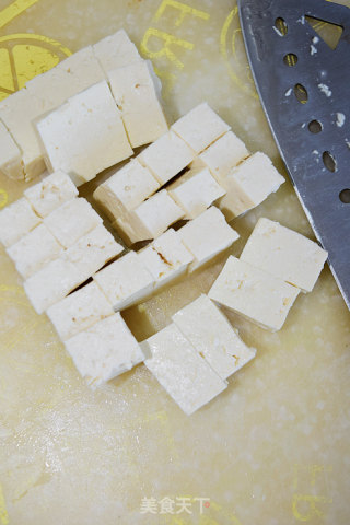 【解密舌尖美味】--香椿拌豆腐的做法步骤：2