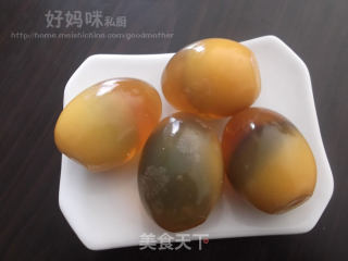 凉拌青椒皮蛋的做法步骤：2