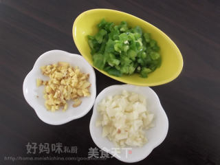 凉拌青椒皮蛋的做法步骤：3