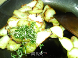 迷迭香煎小土豆的做法步骤：10