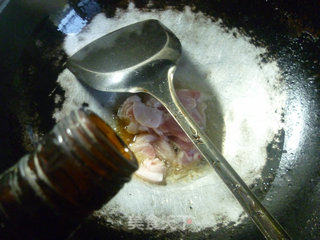 五花肉蚕豆炒夜开花的做法步骤：5