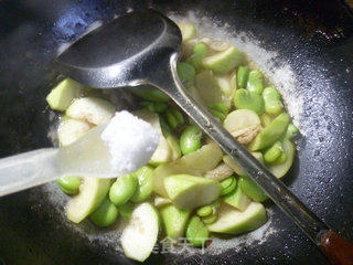 五花肉蚕豆炒夜开花的做法步骤：12