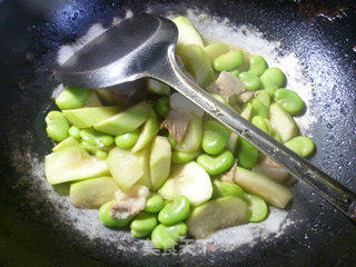 五花肉蚕豆炒夜开花的做法步骤：14
